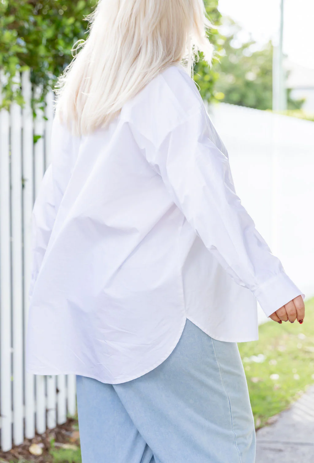 Lula Oversized Shirt in White - Image 14
