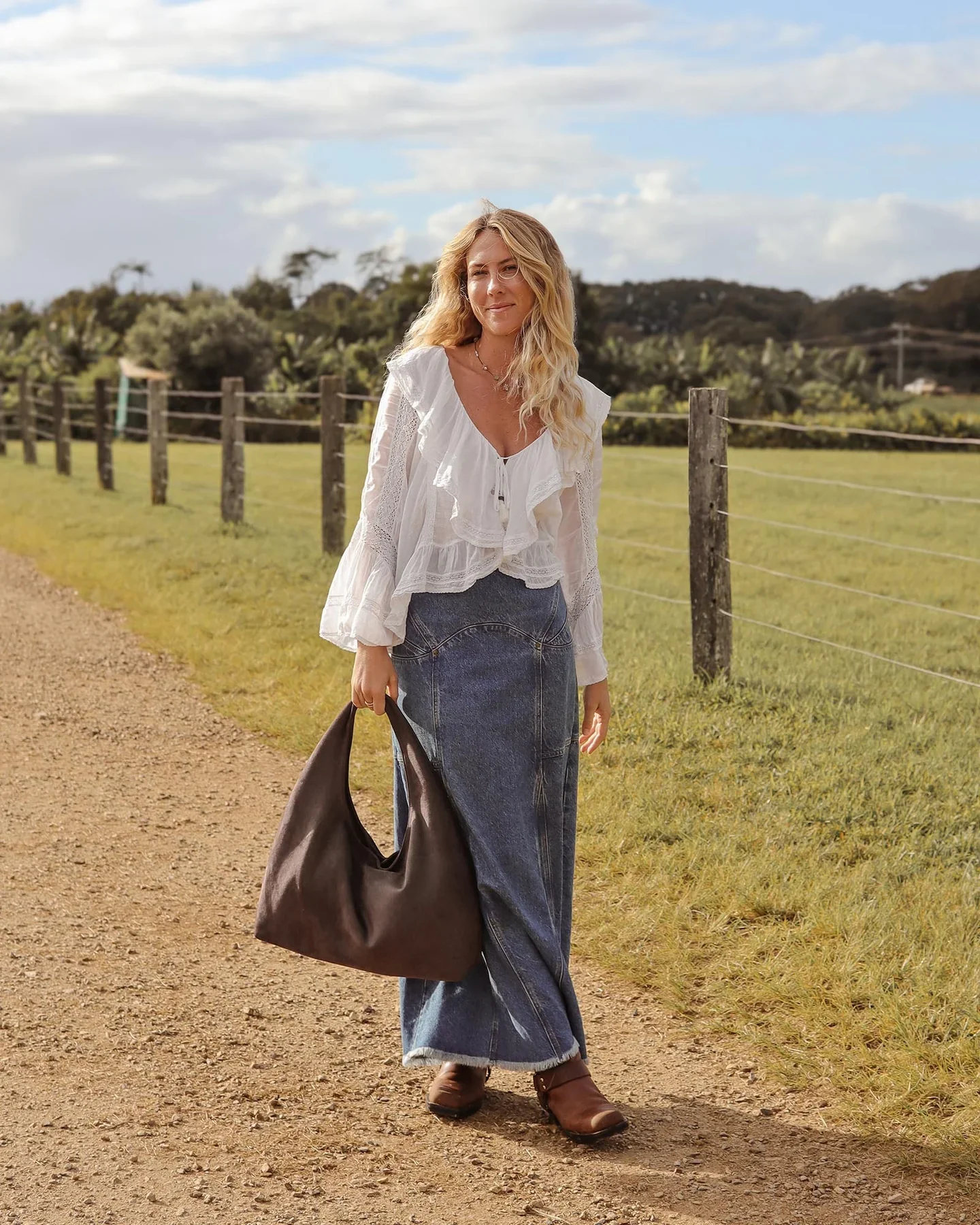 Manaco Shoulder Bag in Suede Choc by Louenhide - Image 6