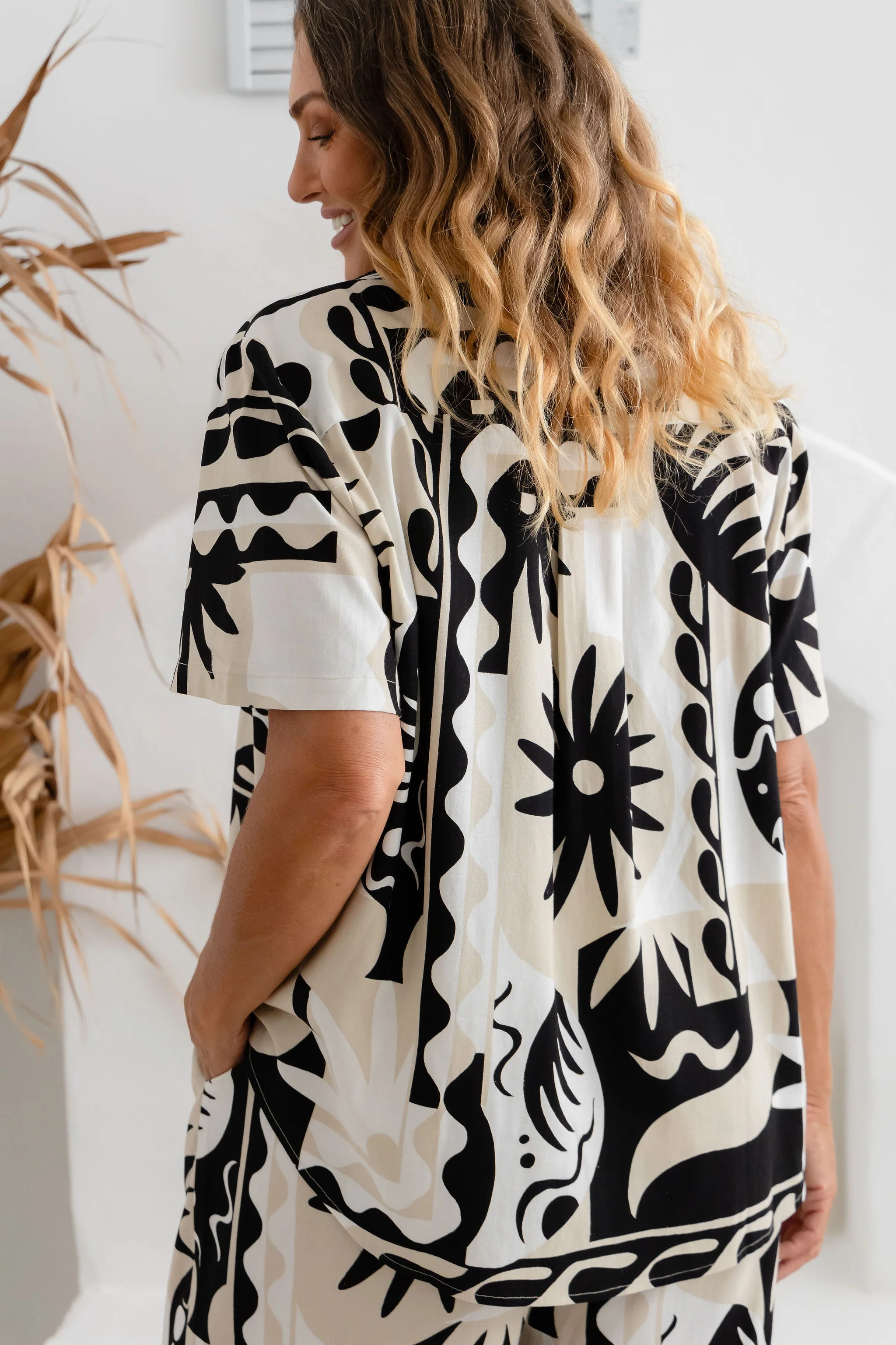 Marley Linen Blend Shirt in Neptune - Image 7