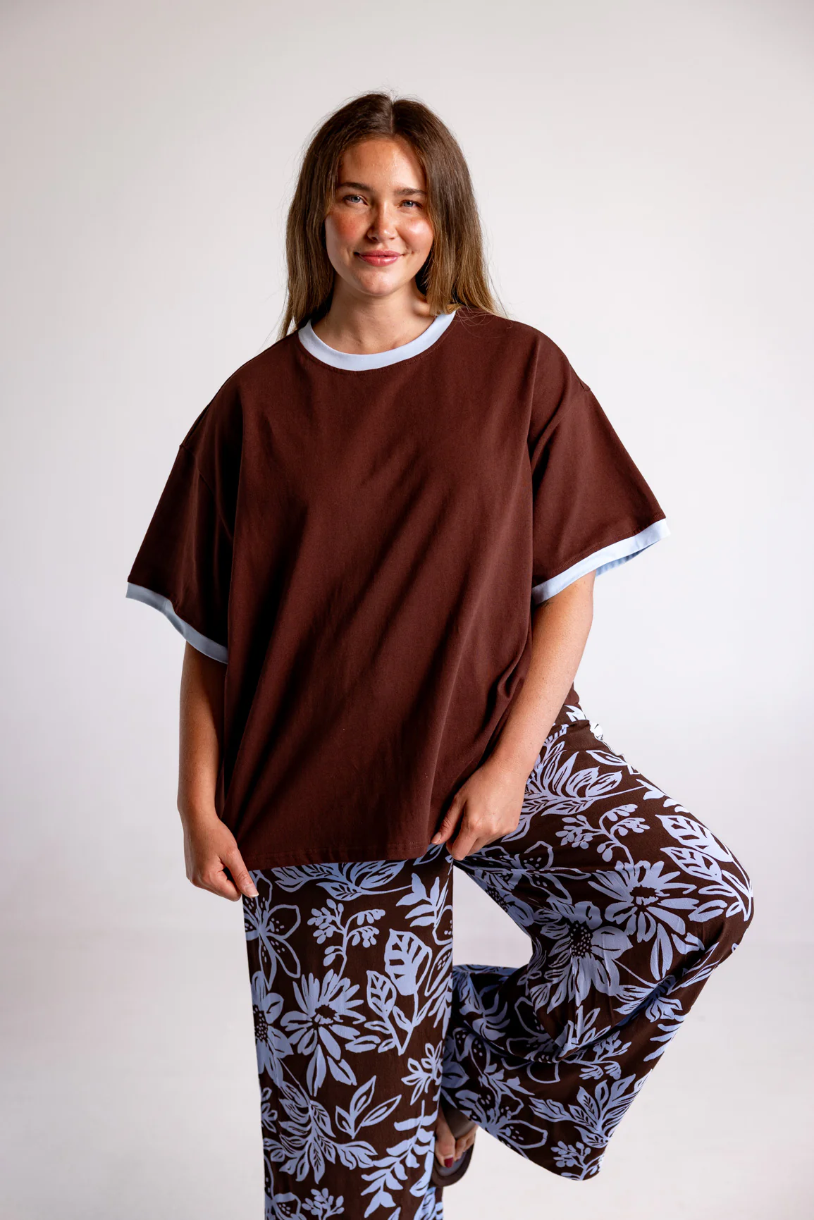 Nikita Heavyweight Cotton Tee in Chocolate Brown & Blue Contrast - Image 14