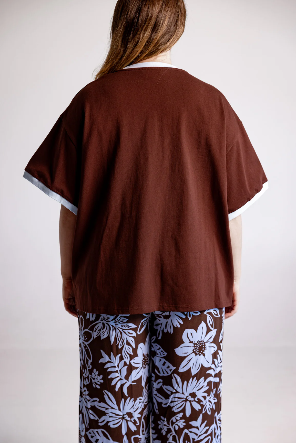 Nikita Heavyweight Cotton Tee in Chocolate Brown & Blue Contrast - Image 15