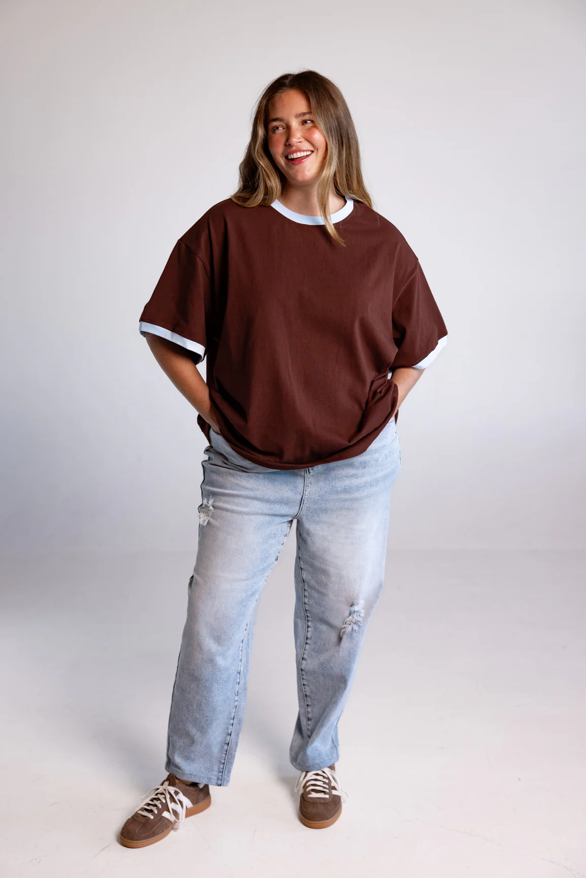 Nikita Heavyweight Cotton Tee in Chocolate Brown & Blue Contrast - Image 16