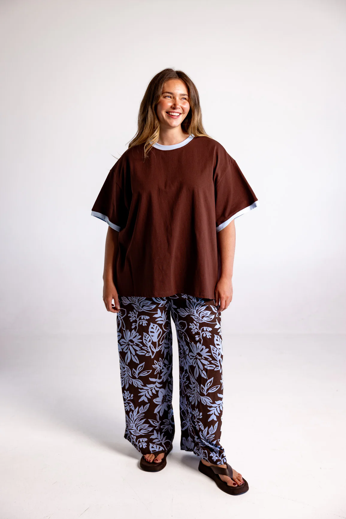 Nikita Heavyweight Cotton Tee in Chocolate Brown & Blue Contrast - Image 17