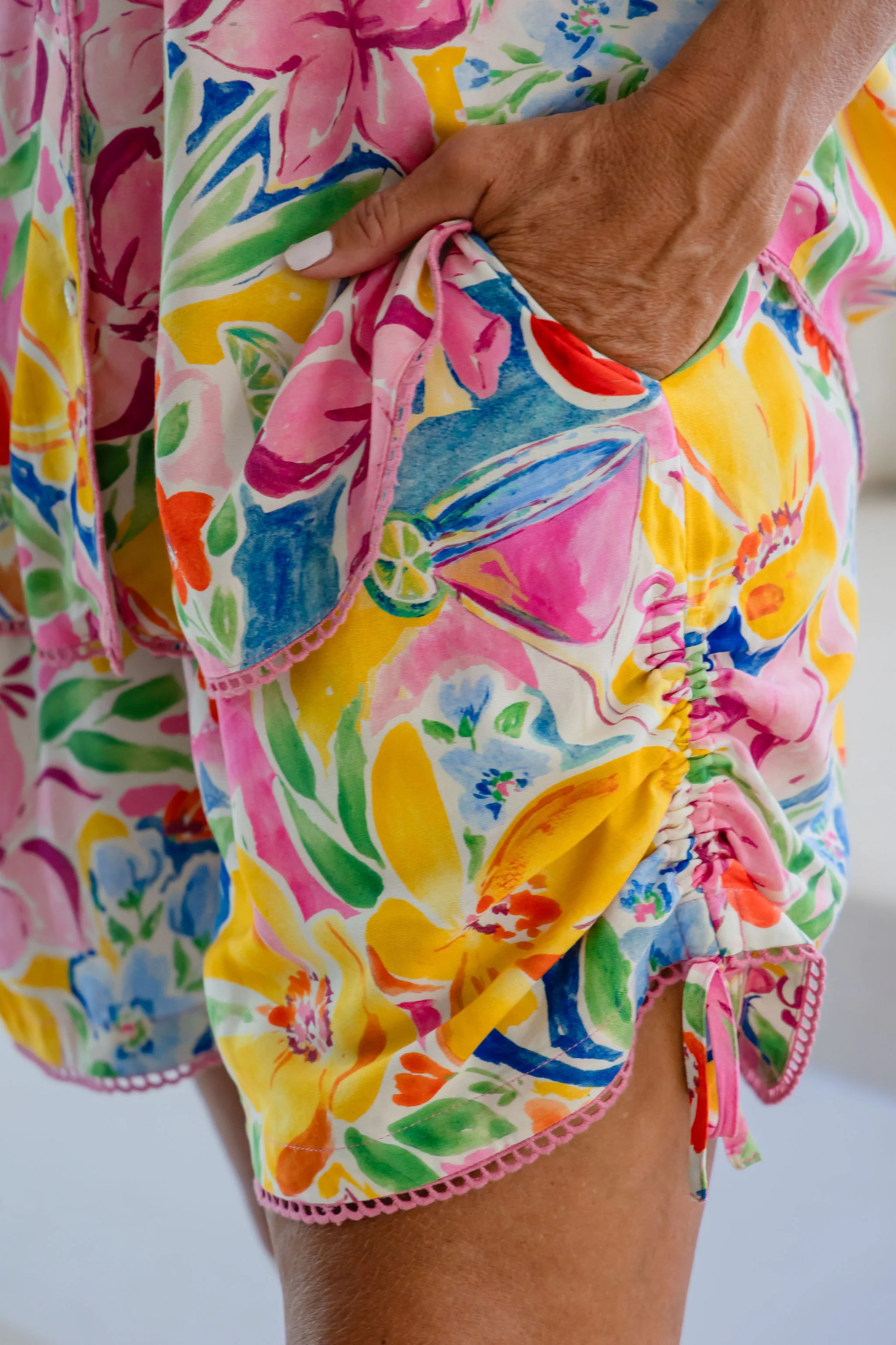 Palmer Trim Shorts in Vaycay Vibes - Image 3