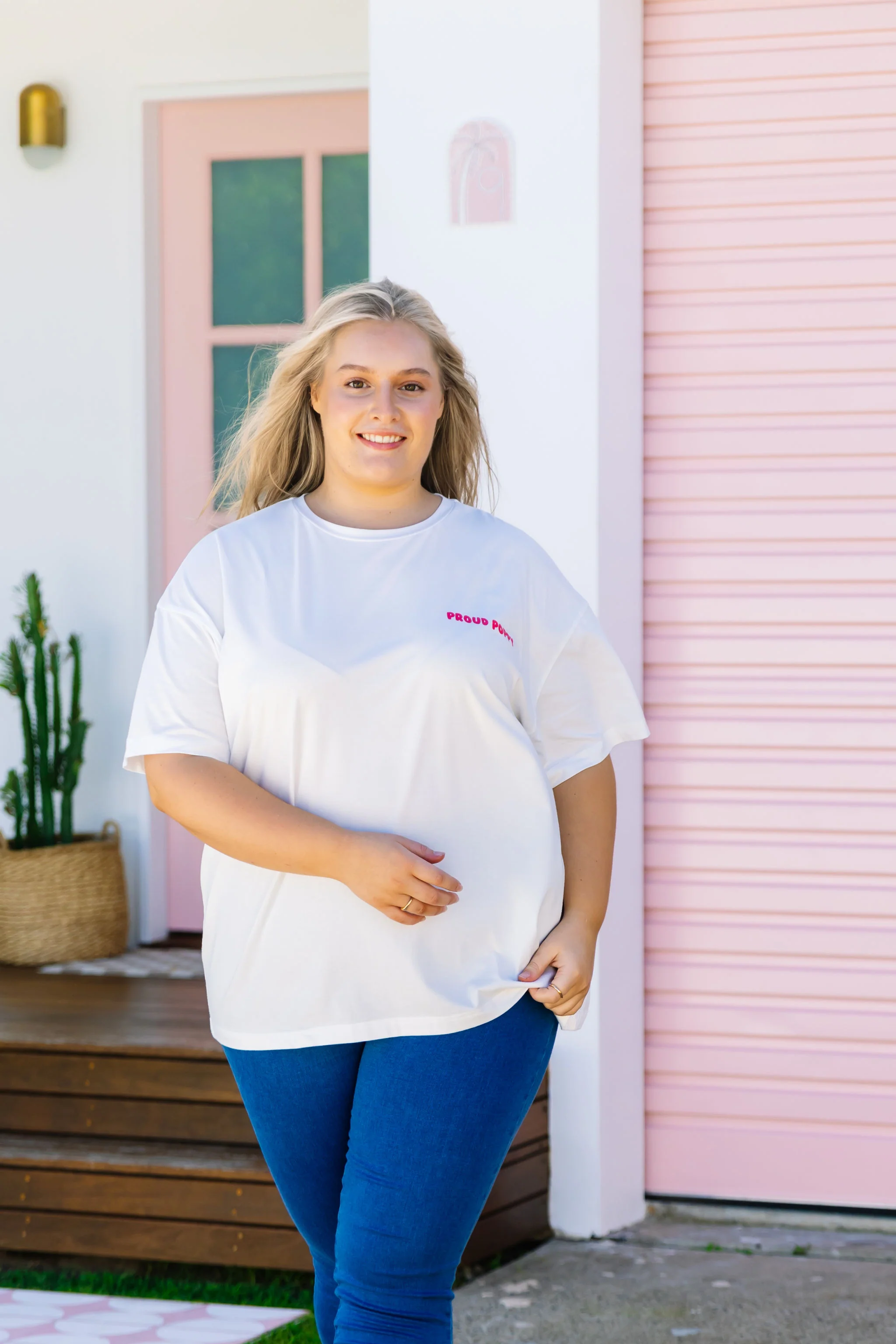Good Vibes Tee in White - Image 8