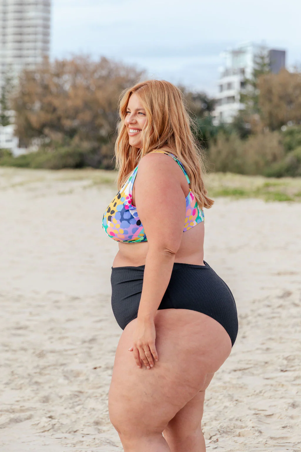 Miami Bikini Pants in Black - Image 11