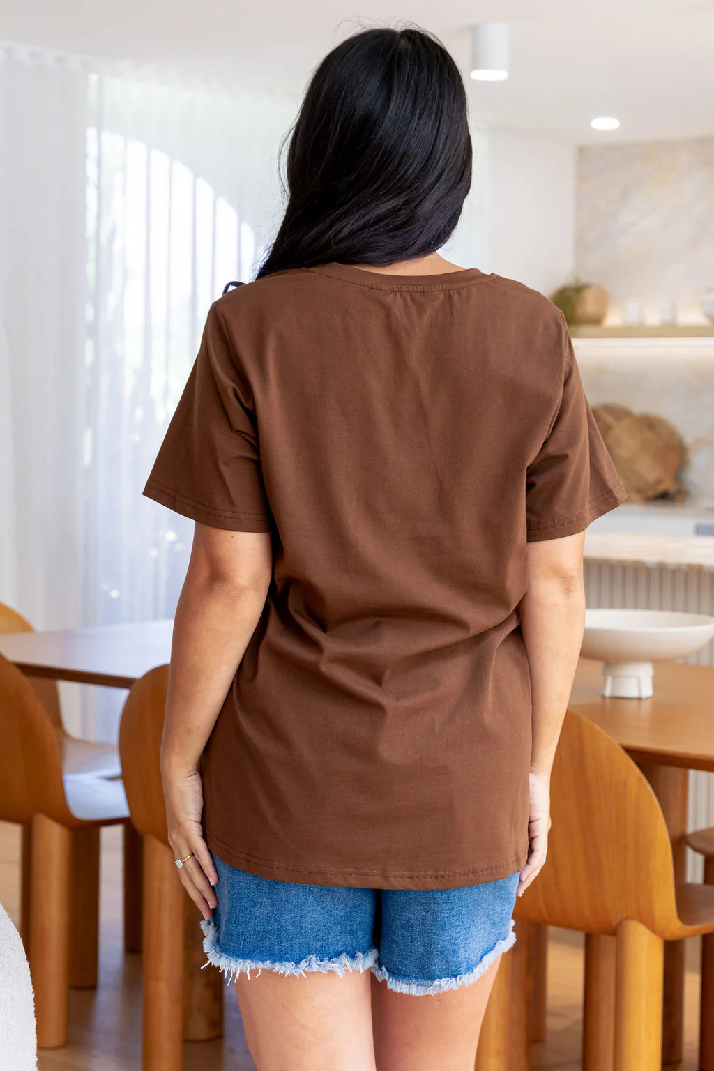 Relaxed V-Neck Tee in Chocolate - Image 5