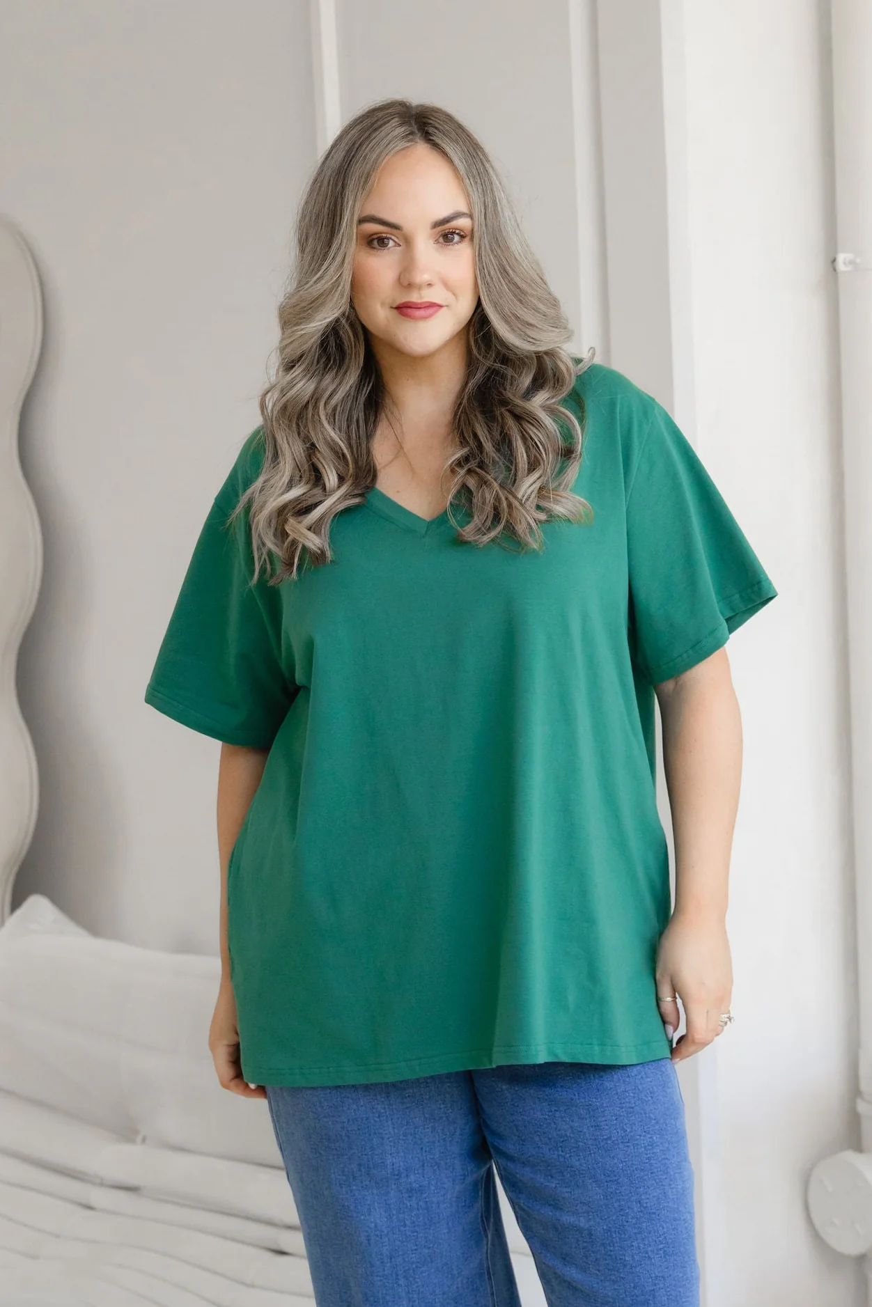 Relaxed V-Neck Tee in Emerald - Image 3