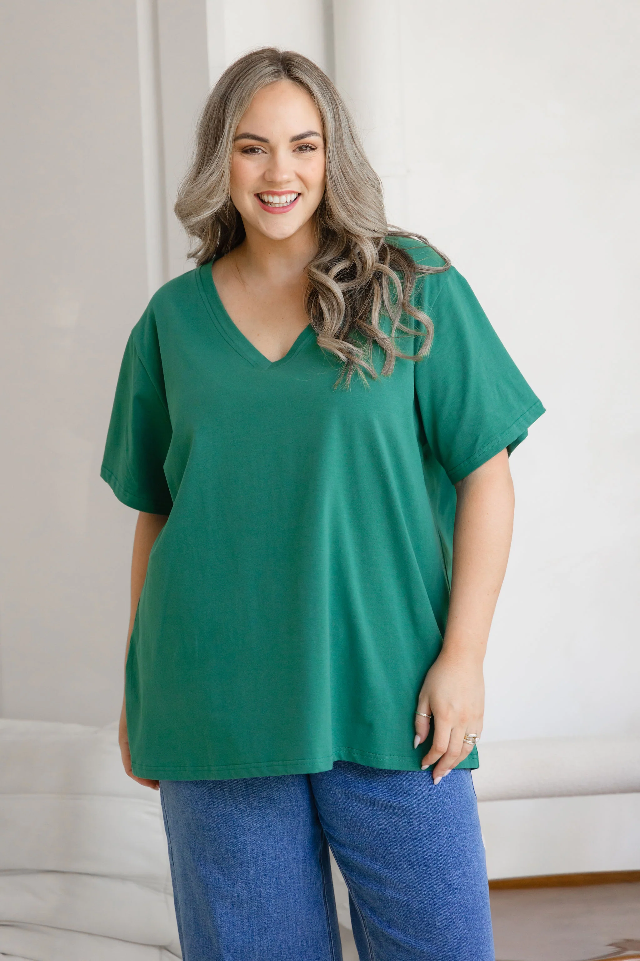 Relaxed V-Neck Tee in Emerald - Image 6