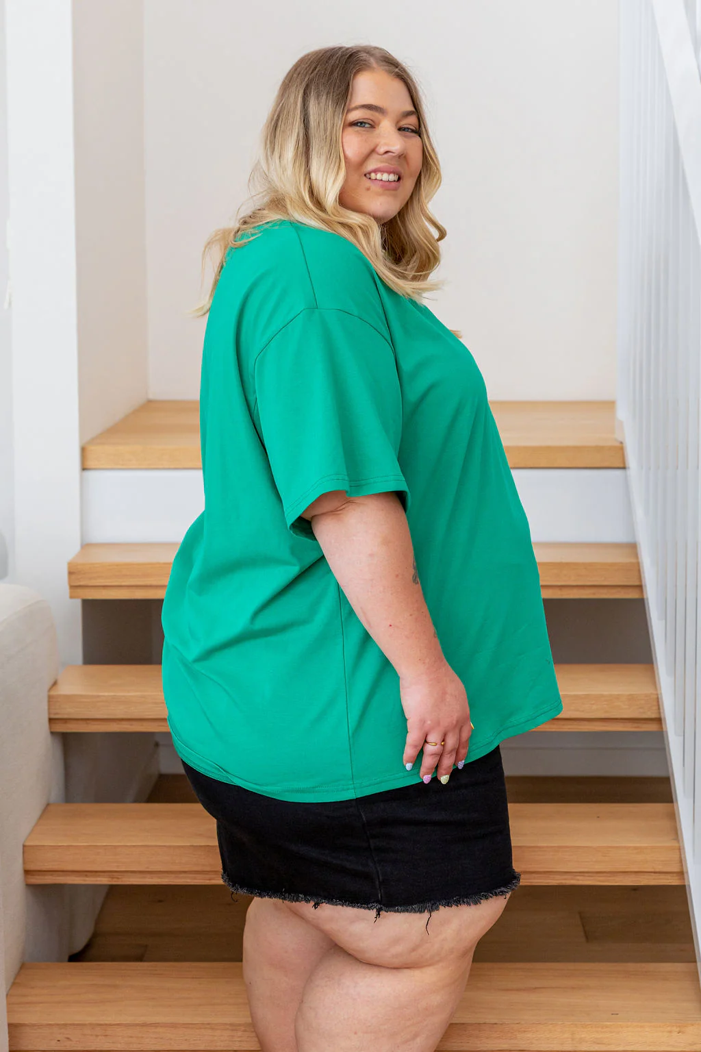 Relaxed V-Neck Tee in Green - Image 4