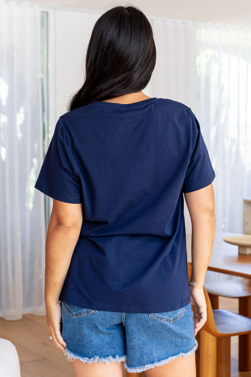 Relaxed V-Neck Tee in Navy - Image 8