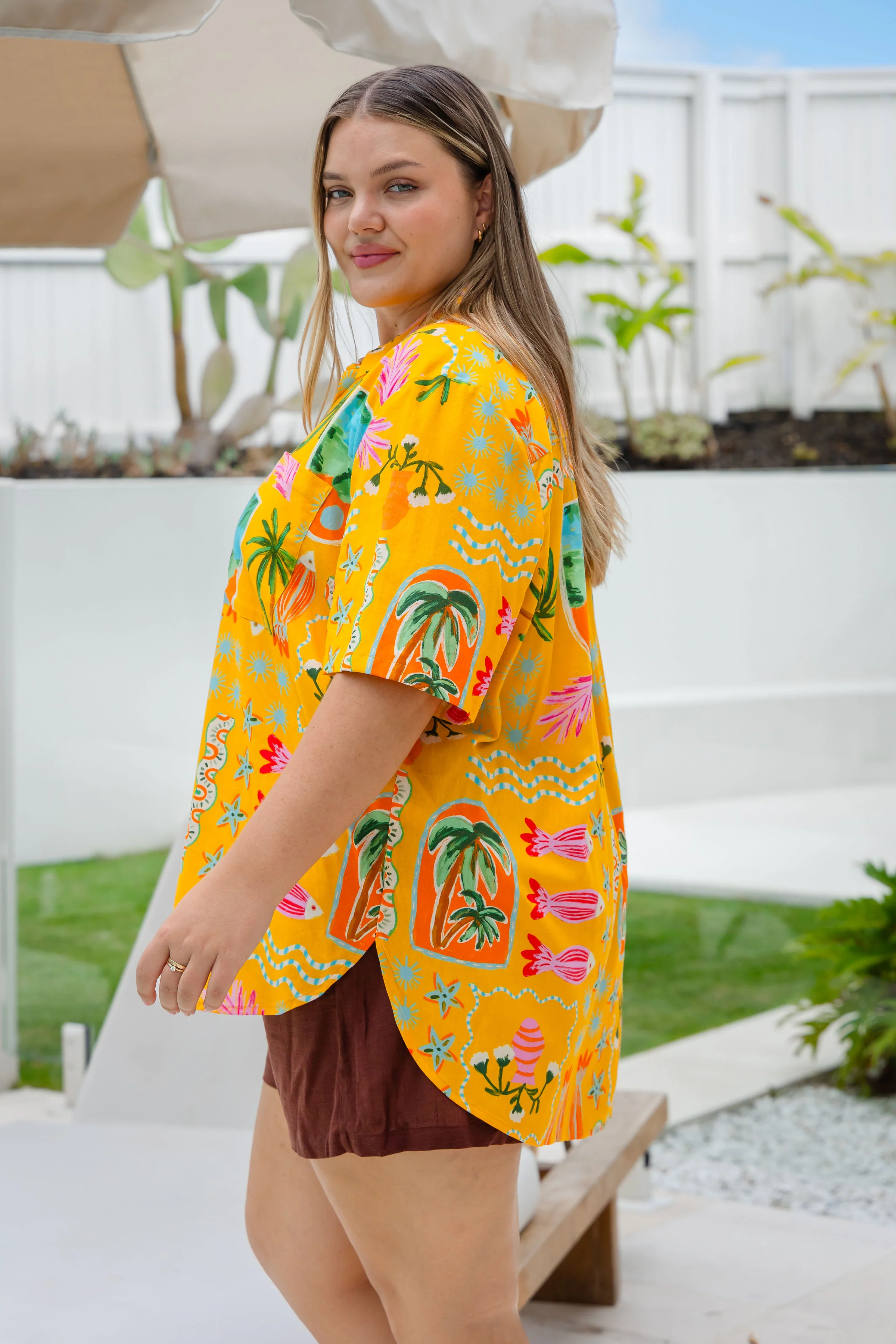 Samara Linen Blend Shirt in Star Fish Fiesta - Image 6