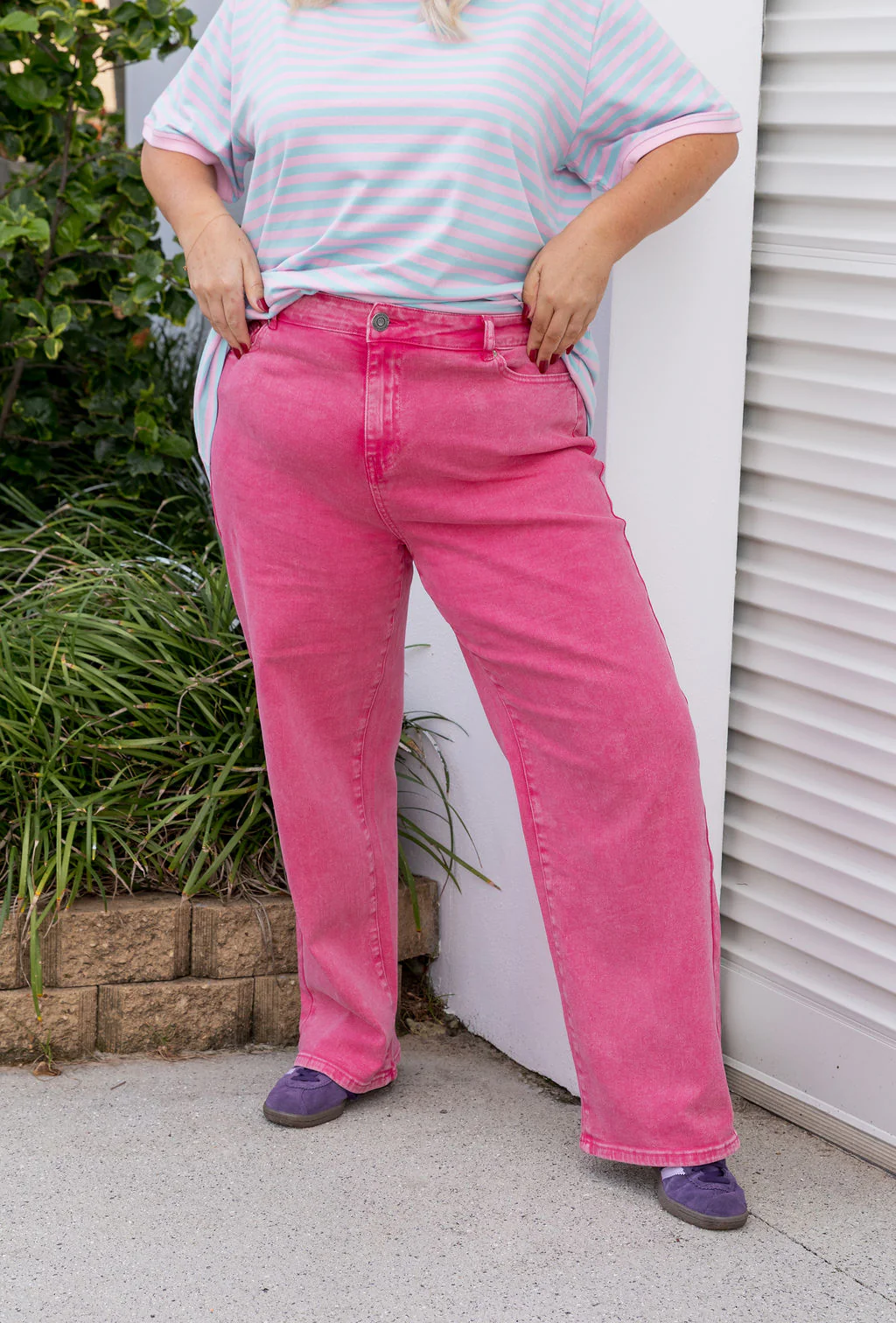 Soho Jeans in Pink Acid Wash - Image 3