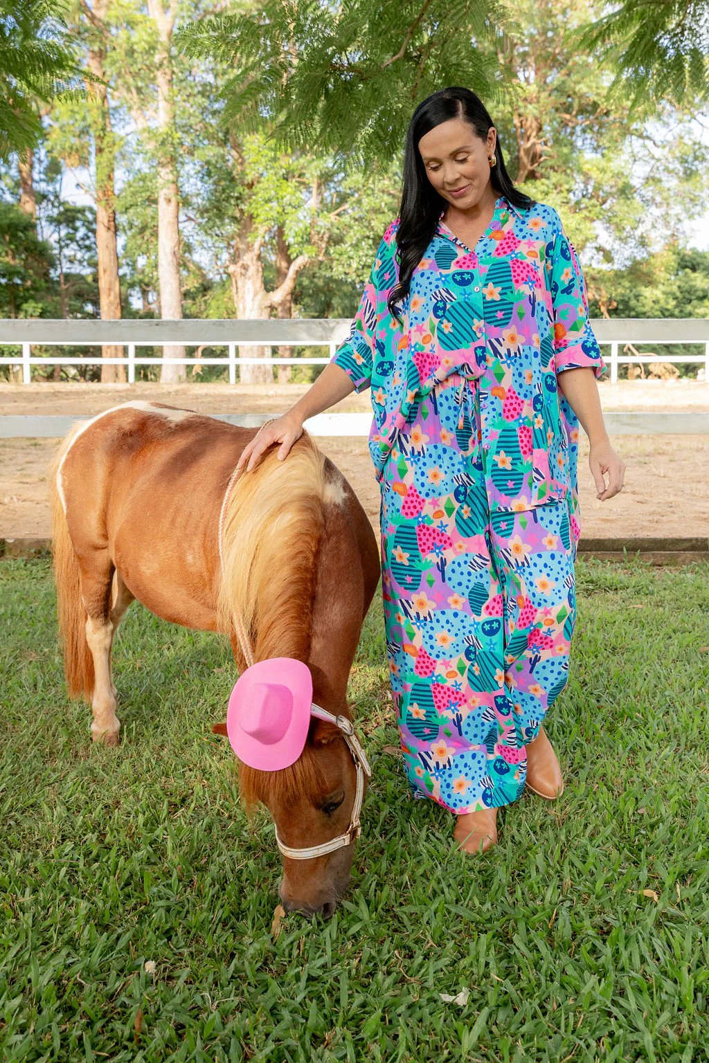 Tammin Shirt in Small Horse Club by Deb McNaughton - Image 6