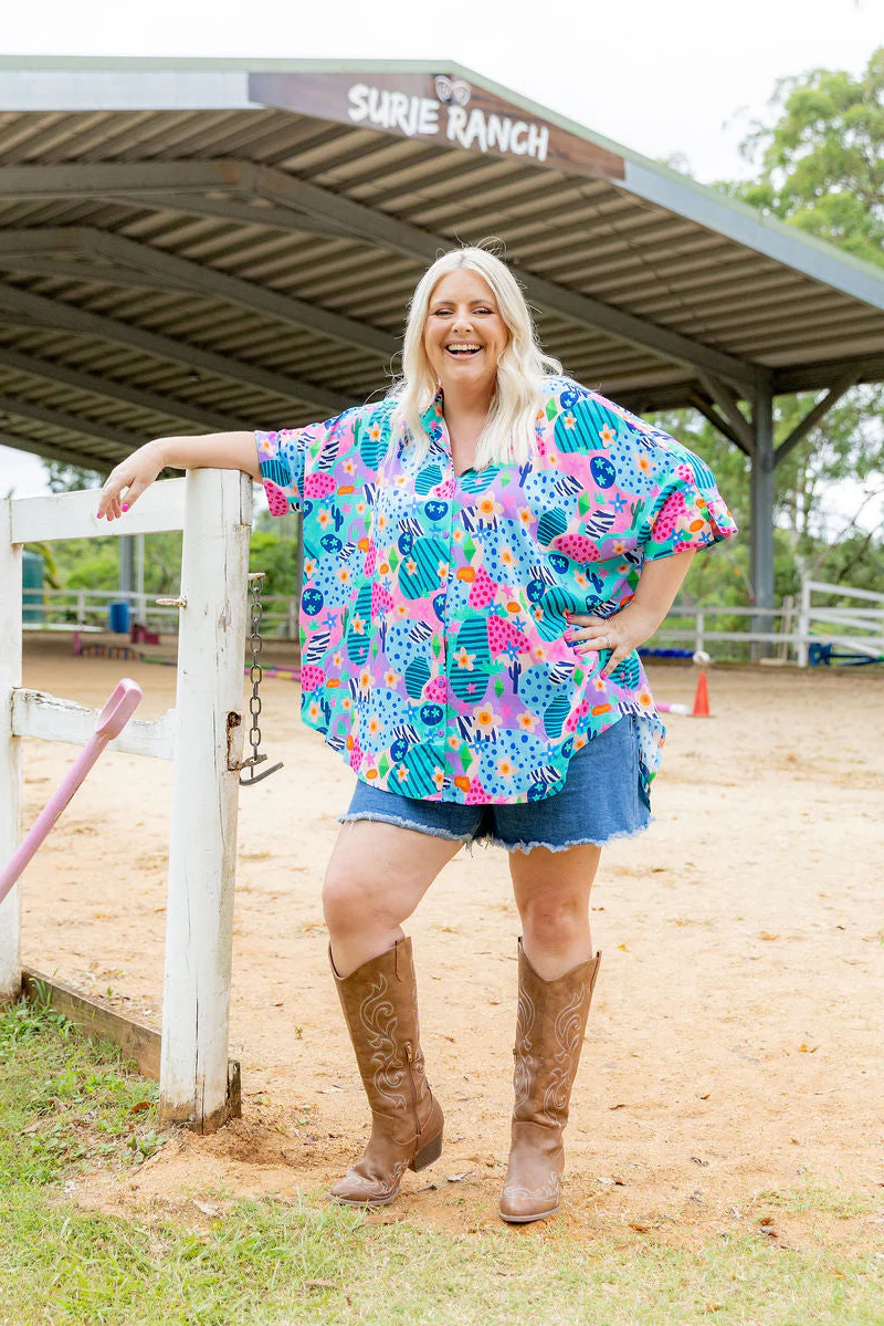 Tammin Shirt in Small Horse Club by Deb McNaughton - Image 7