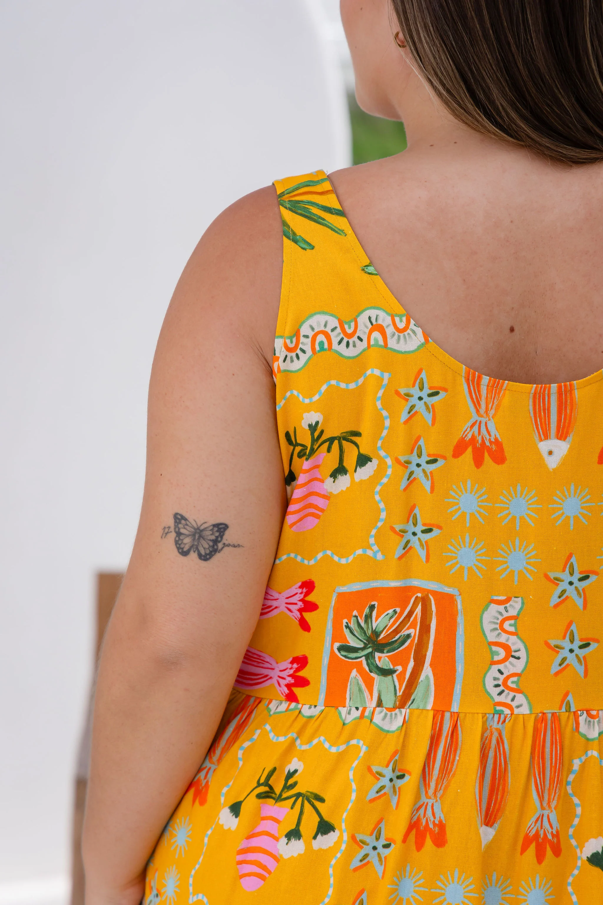 Tony Linen Blend Dress in Star Fish Fiesta - Image 10