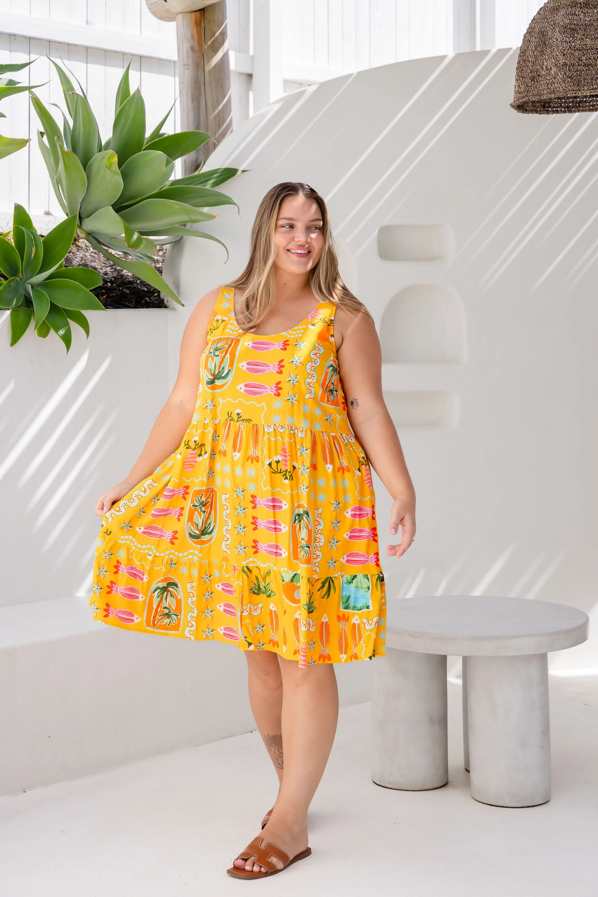 Tony Linen Blend Dress in Star Fish Fiesta - Image 4