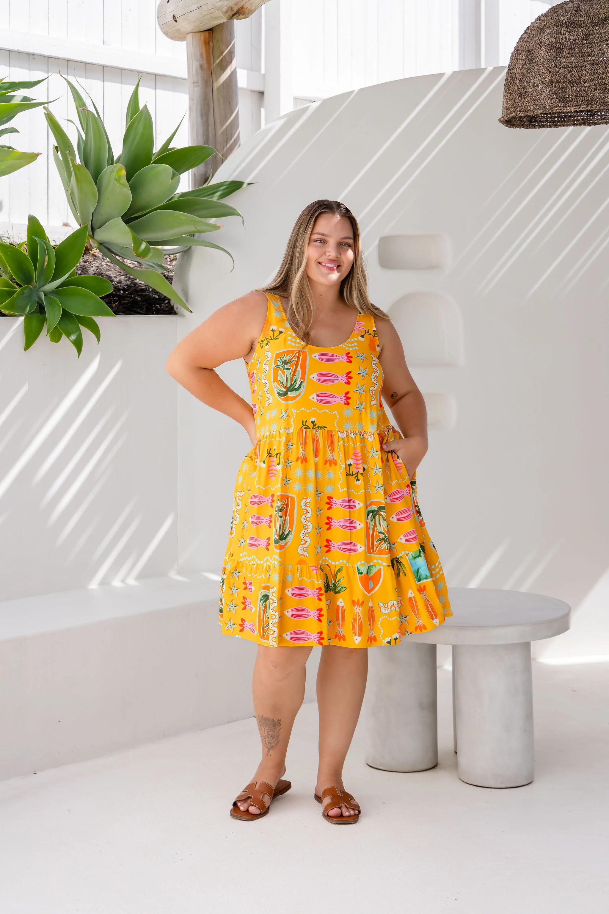 Tony Linen Blend Dress in Star Fish Fiesta - Image 6