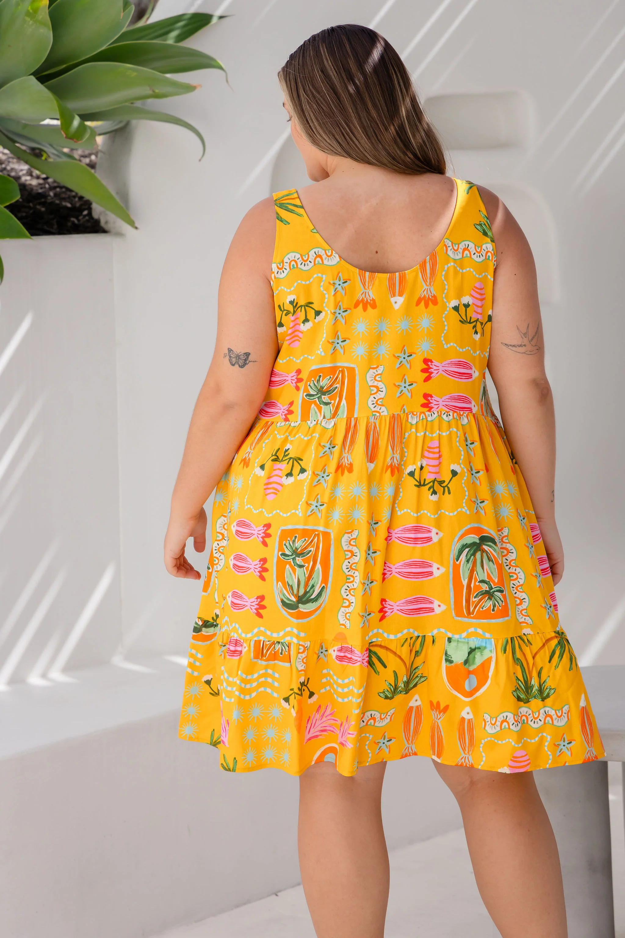 Tony Linen Blend Dress in Star Fish Fiesta - Image 8