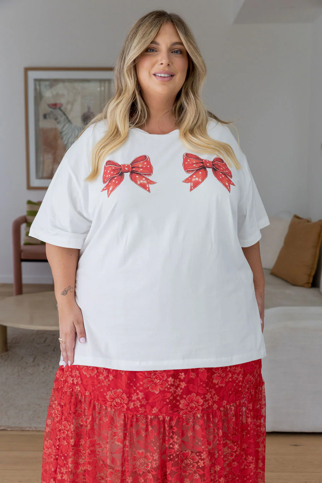 Zadi Relaxed Tee in Bows - Image 6